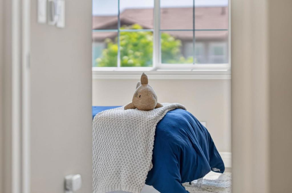 https://media.crmls.org/mediaz/878a52e0-730e-4f33-8a85-775bf958c961.jpg?preset=X-Large