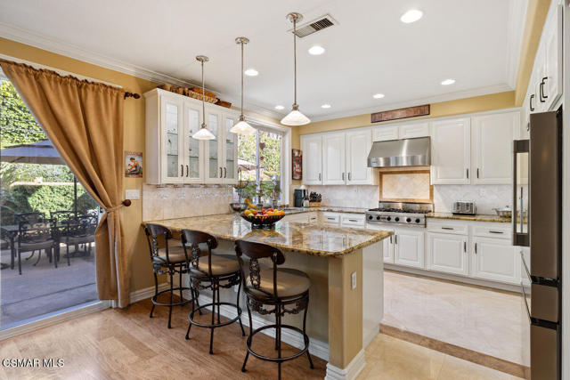 2787 Stonecutter Street, Thousand Oaks CA: https://media.crmls.org/mediaz/878a744f-1c01-46ad-a38c-ce07df089d78.jpg