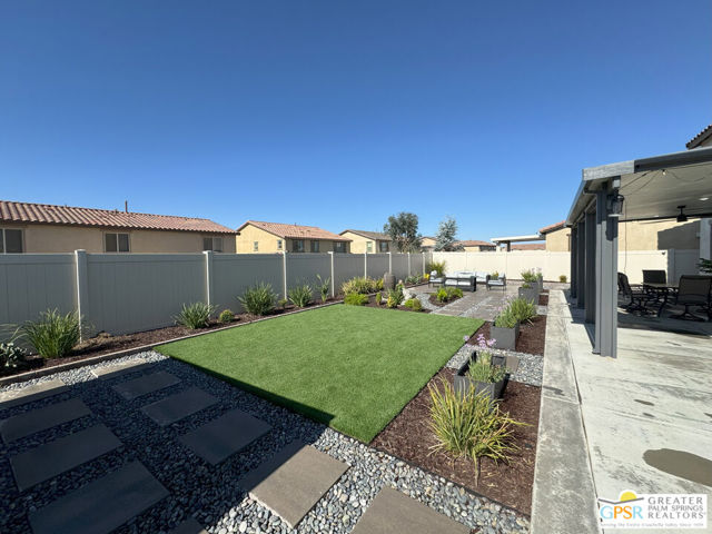 5688 California Circle, Banning CA: https://media.crmls.org/mediaz/878bb7f9-b0ea-4021-a28b-6959babbac38.jpg