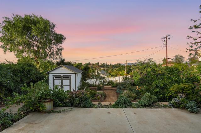 109 Scenic Dr, El Cajon CA: https://media.crmls.org/mediaz/878bfc4f-4a5b-4d5c-afc2-988b3fcf195f.jpg