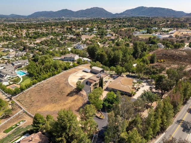 31755 Rancho Vista Road, Temecula CA: https://media.crmls.org/mediaz/878ca7f8-81df-43b6-a60e-72f754ecad8d.jpg