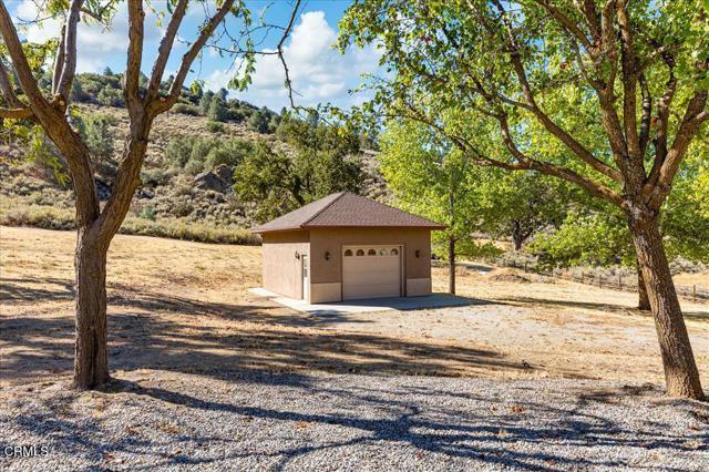Detail Gallery Image 45 of 56 For 26450 Cumberland Rd, Tehachapi,  CA 93561 - 3 Beds | 2/1 Baths