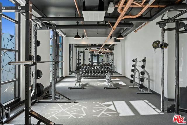 250 E Broadway, Long Beach CA: https://media.crmls.org/mediaz/878d20fb-b52d-4ffd-b8ba-95d977cb2858.jpg