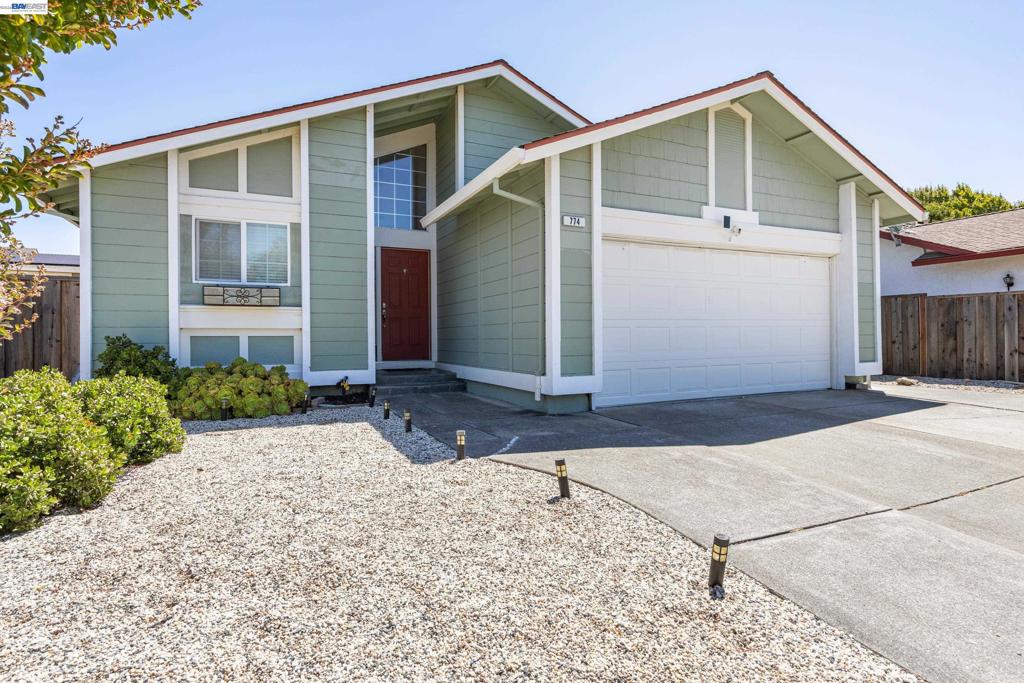 774 Fairfax Ct.