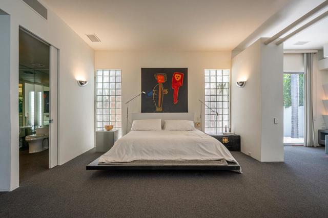 520 W ViA Lola, Palm Springs CA: https://media.crmls.org/mediaz/878eb0a2-76ff-4b75-8fb0-7f4a216fa9da.jpg