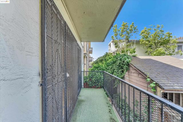 567 Oakland Ave, Oakland, California 94611, 1 Bedroom Bedrooms, ,1 BathroomBathrooms,Condominium,For Sale,Oakland Ave,41083171