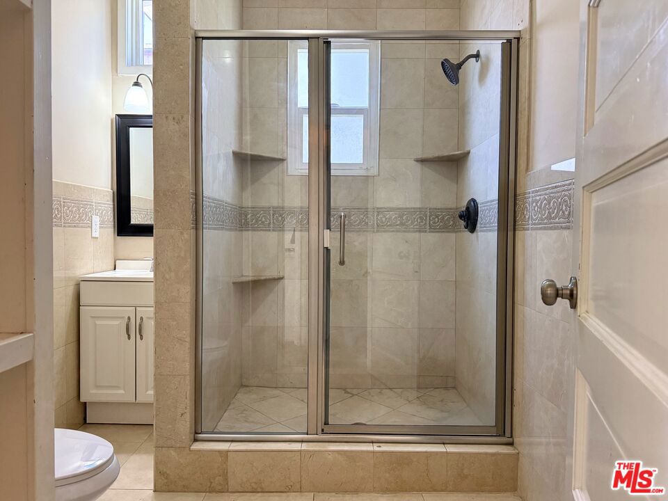 https://media.crmls.org/mediaz/878ec529-e164-411f-9a0e-6d7d2b466f7d.jpg?preset=X-Large
