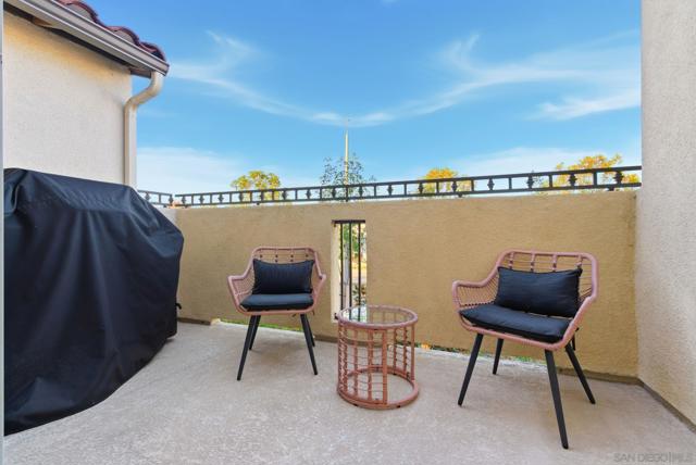 4382 Pacifica Way, Oceanside CA: https://media.crmls.org/mediaz/878edd47-9056-4a6a-8b6d-741a64435e6c.jpg