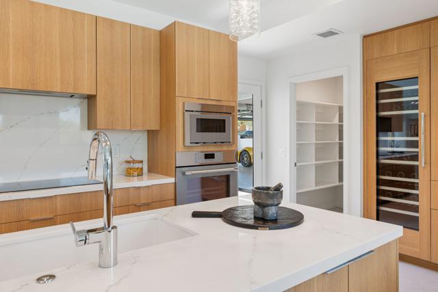 46380 Desert Lily Drive, Palm Desert CA: https://media.crmls.org/mediaz/878f099f-57e9-46bb-81ed-28ccf0ab57f9.jpg