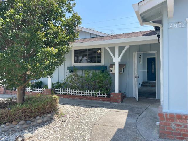 4902 Everglades Park Dr, Fremont CA: https://media.crmls.org/mediaz/878f7b38-d129-41a5-8adf-59c1218064d9.jpg