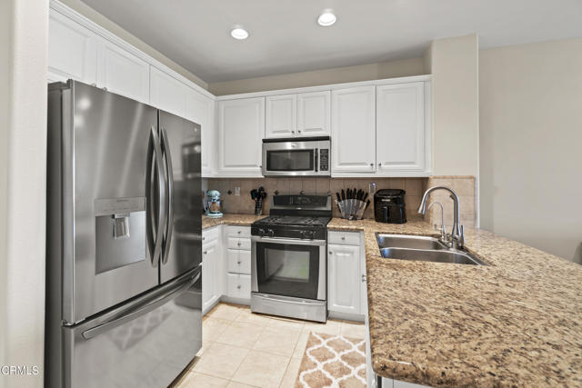 Detail Gallery Image 17 of 32 For 1431 via Bonito, Camarillo,  CA 93012 - 2 Beds | 2/1 Baths