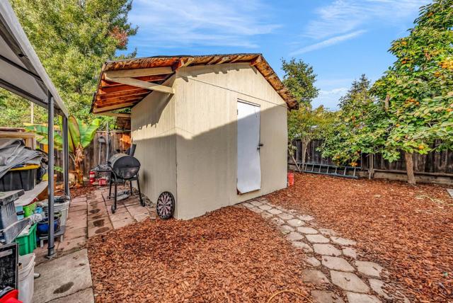 2243 COOLEY Avenue, East Palo Alto CA: https://media.crmls.org/mediaz/87909590-b2dd-4653-8980-676f178ead18.jpg