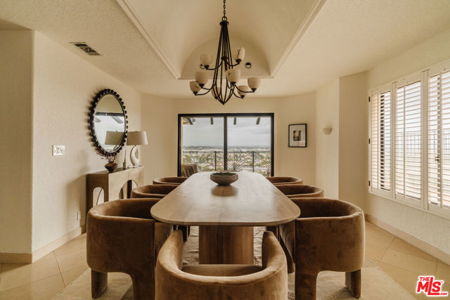 3837 Paseo De Las Tortugas, Torrance CA: https://media.crmls.org/mediaz/87914605-0804-4ed2-b01b-27b543e8d475.jpg