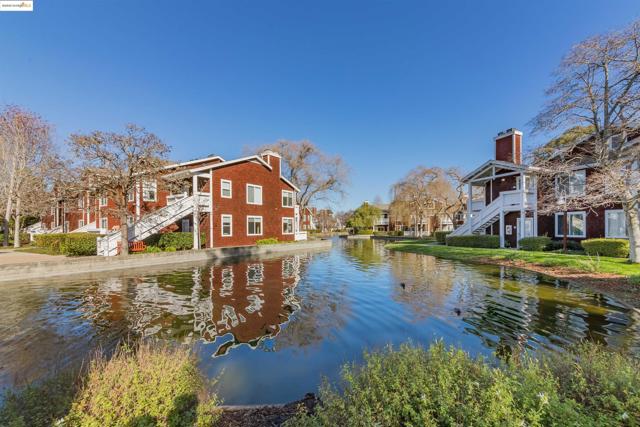 96 Bayside Ct, Richmond CA: https://media.crmls.org/mediaz/879432d8-8b19-403b-afb0-bbf8999e7b89.jpg