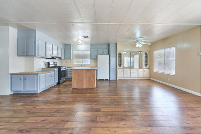 14777 Palm Drive, Desert Hot Springs CA: https://media.crmls.org/mediaz/8794867a-8b3d-4a75-bfd3-c61d723ab35a.jpg
