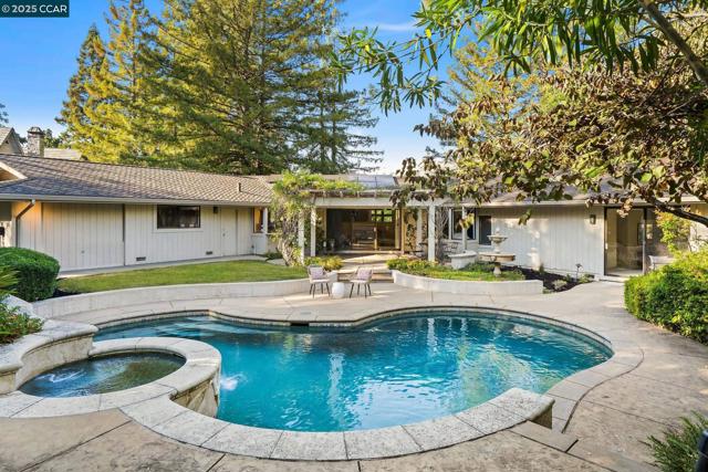 225 Vagabond Ct, Alamo CA: https://media.crmls.org/mediaz/8795143e-5094-40fc-8f21-4db77daac40f.jpg