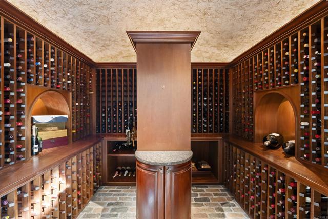 17037 El Mirador, Rancho Santa Fe CA: https://media.crmls.org/mediaz/87955822-6191-4846-808f-a14f59248701.jpg