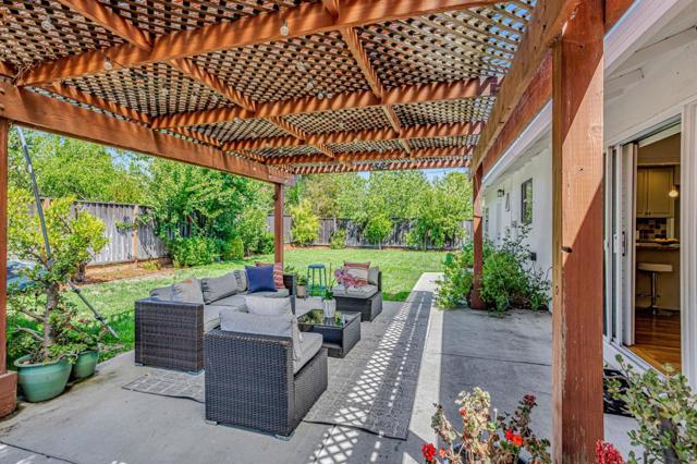 1425 Franchere Place, Sunnyvale CA: https://media.crmls.org/mediaz/87956215-2e07-43b2-aca2-18ee23209fc4.jpg