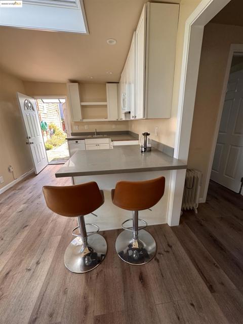 1047 59th Street, Oakland CA: https://media.crmls.org/mediaz/8795c30c-3171-4973-991b-3e65ffe62fd7.jpg