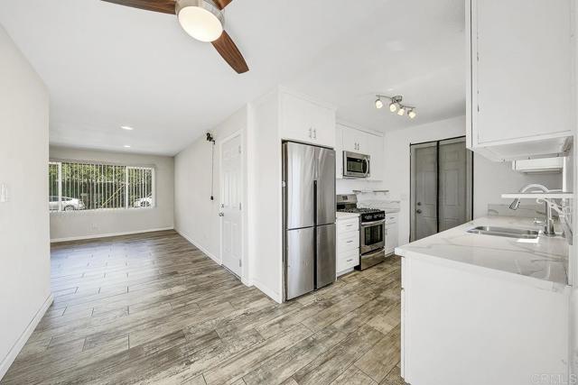 Detail Gallery Image 9 of 27 For 1215 E Mission Ave, Escondido,  CA 92027 - 3 Beds | 1 Baths