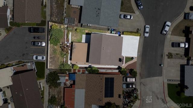 2915 Morton Way, San Diego CA: https://media.crmls.org/mediaz/87968436-d1f7-4dca-baf2-3d427db20516.jpg