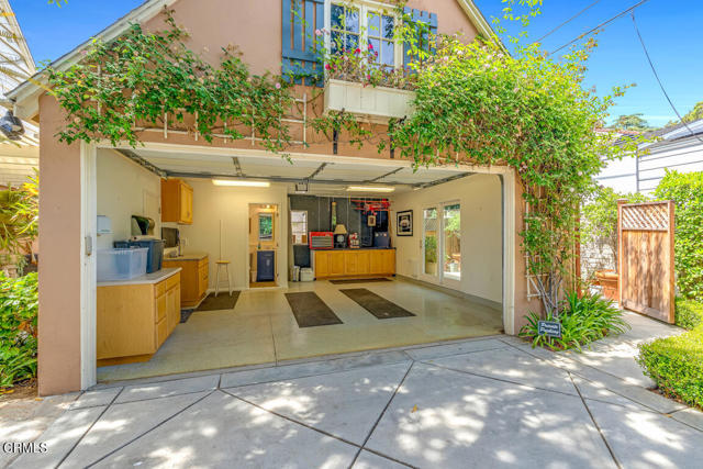 110 Glen Summer Road, Pasadena CA: https://media.crmls.org/mediaz/87969744-2433-445a-9b6c-cd9fbc989846.jpg