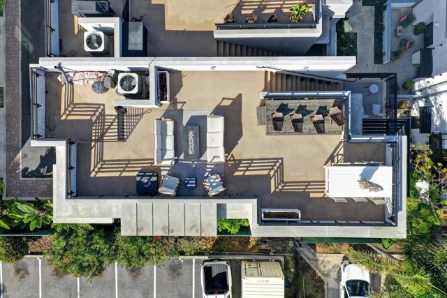 1570 Vista Del Mar Way, Oceanside CA: https://media.crmls.org/mediaz/87975038-b8a9-45e8-9582-d3ac9ab8c2b8.jpg