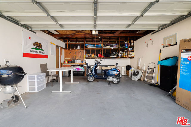 2205 ELM Avenue, Manhattan Beach, California 90266, 2 Bedrooms Bedrooms, ,2 BathroomsBathrooms,Residential,Sold,ELM,22148905