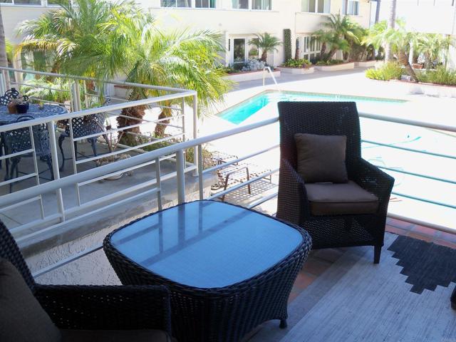 3920 Riviera Drive, Pacific Beach (San Diego) CA: https://media.crmls.org/mediaz/8798ff54-e47c-42b6-afdb-01c19d601339.jpg