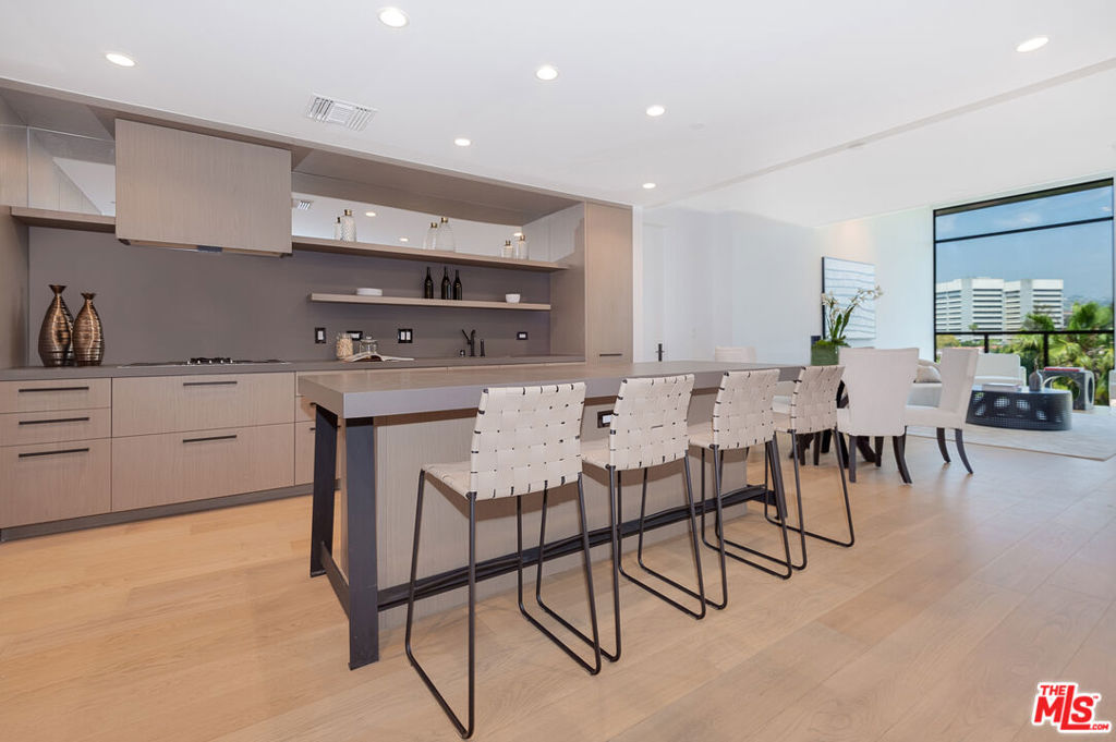 10777 Wilshire Boulevard #703