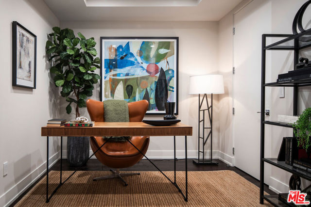 460 N Palm Drive, Beverly Hills CA: https://media.crmls.org/mediaz/87995978-b25e-4ed5-9aa7-09fdac88b4e9.jpg