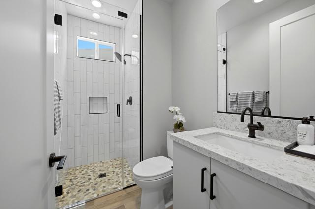 Image 5 of 41 For 41868 Volare Court