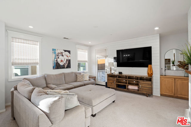 22499 Leaf Spring Court, Santa Clarita CA: https://media.crmls.org/mediaz/879a0f7b-ccd8-4e48-9449-a8c78f634823.jpg