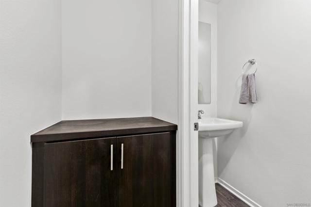 5402 Sand Arch Ln 199, San Diego CA: https://media.crmls.org/mediaz/879ae5b1-9155-44e5-ada6-1213387cd3ae.jpg