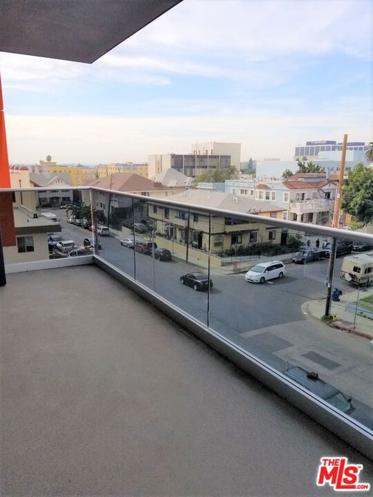 744 Hartford Avenue, Los Angeles CA: https://media.crmls.org/mediaz/879b3871-18b2-4a2d-a300-4aa826d0395e.jpg