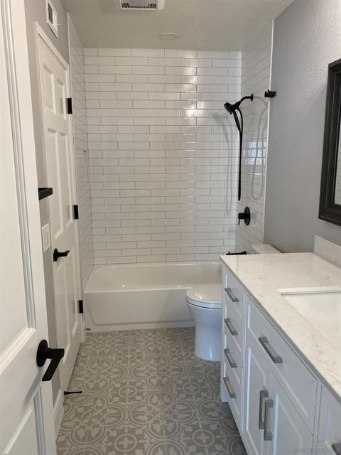 2354 Valley View Pl, Escondido CA: https://media.crmls.org/mediaz/879b8570-2f97-43d7-a37d-c3fef3db4ca1.jpg