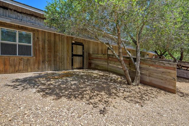 3 Vintage Court, Woodside CA: https://media.crmls.org/mediaz/879ba149-8aa9-4d54-82bd-3ee747bffd17.jpg