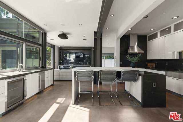8538 Eastwood Road photo 8