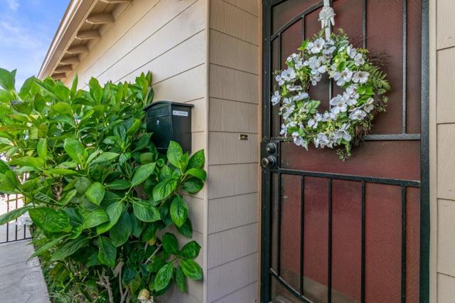 141 Knoll Circle, South San Francisco CA: https://media.crmls.org/mediaz/879bf2eb-8d3d-4d5d-8b30-de17f7f24f36.jpg