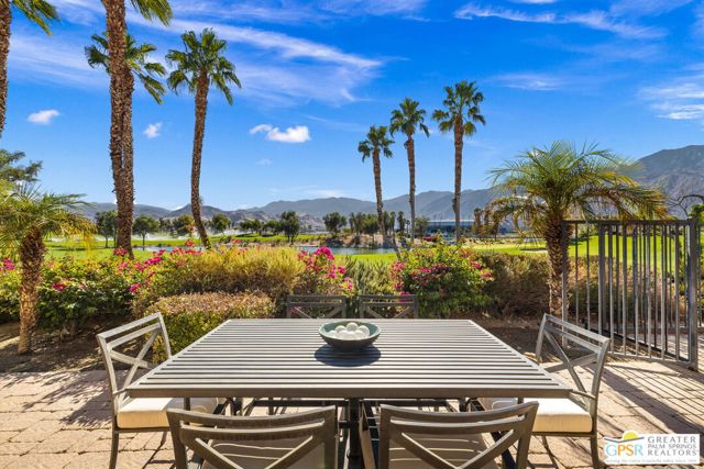 4420 Esplanade Lane, Palm Springs CA: https://media.crmls.org/mediaz/879c069e-e63c-469b-8f1c-1886986757dc.jpg