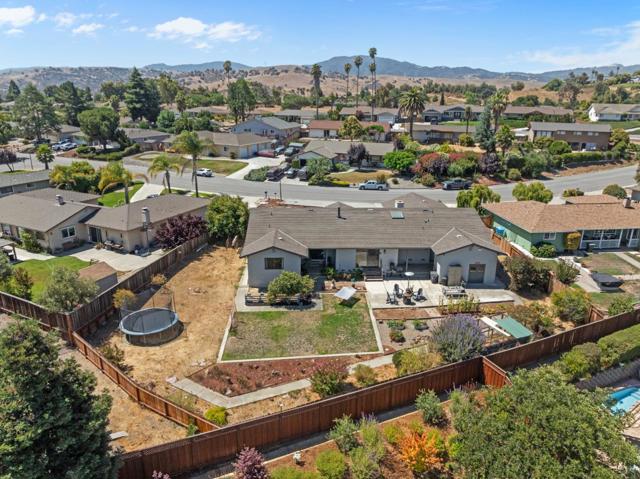 215 Rays Circle, Hollister CA: https://media.crmls.org/mediaz/879c1583-fef7-475d-9e95-4b5240341f3c.jpg