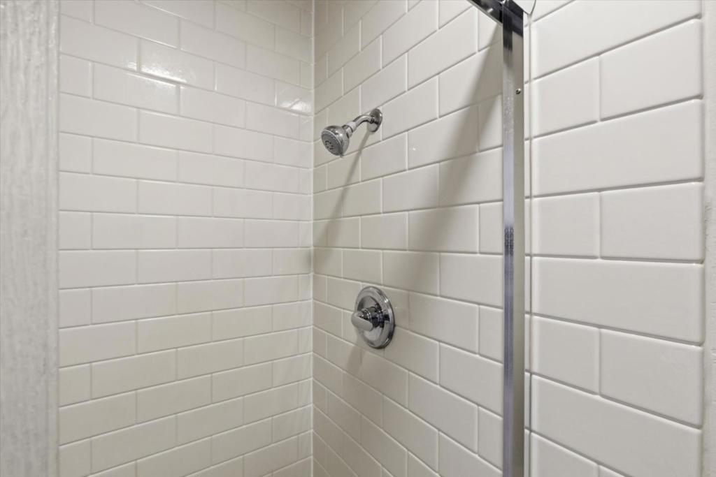https://media.crmls.org/mediaz/879d0d61-8952-412c-b2f7-922ca8454da0.jpg?preset=X-Large