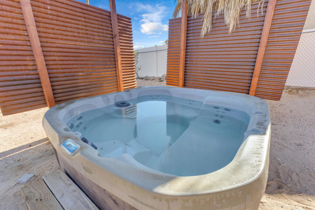 71915 Samarkand Drive, 29 Palms CA: https://media.crmls.org/mediaz/879d0fdf-55d2-440c-b903-e4f51bfa574d.jpg