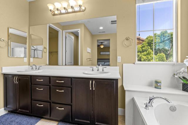 1420 Cielo Vista Lane, Gilroy CA: https://media.crmls.org/mediaz/879d9304-7e57-4158-bde2-4a9c481709d1.jpg