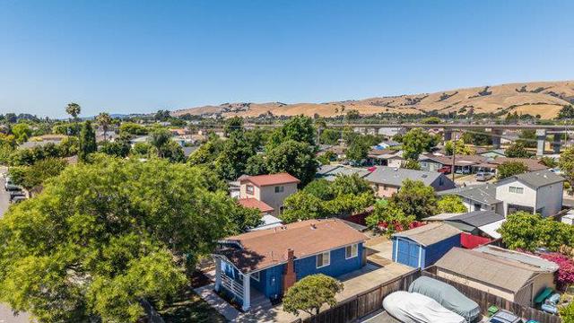 33854 14th Street, Union City CA: https://media.crmls.org/mediaz/879f0e03-baf9-472d-af03-cbe7ab62693a.jpg