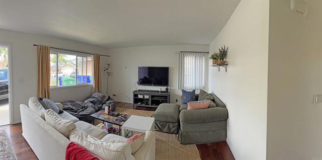 Detail Gallery Image 7 of 13 For 7101 Teasdale Ave., San Diego,  CA 92122 - 3 Beds | 2 Baths