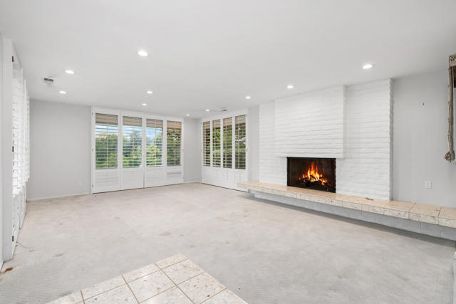 16445 Garvin Drive, Encino CA: https://media.crmls.org/mediaz/879f8162-d701-48c7-ad8c-8c859e17e1a7.jpg