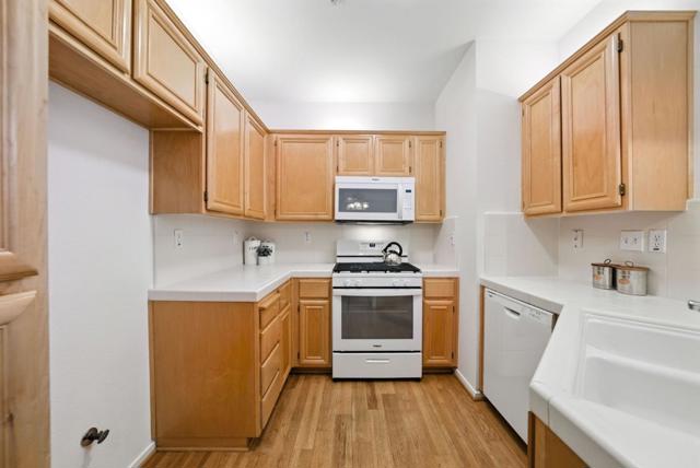561 Manhattan Place, San Jose CA: https://media.crmls.org/mediaz/879fa761-1877-4120-87c7-4eacbd85c03f.jpg