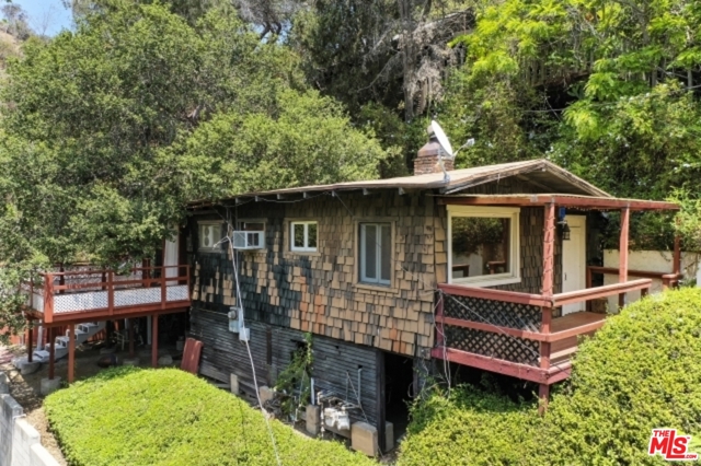 8519 Nash Dr, Los Angeles, CA 90046