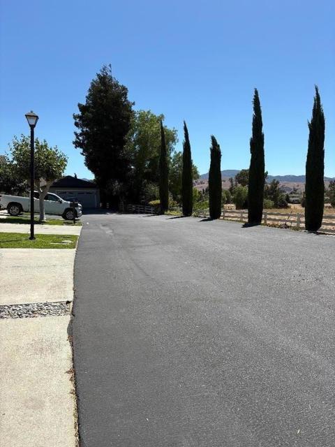 270 Joes Lane, Hollister CA: https://media.crmls.org/mediaz/87a006bf-40f9-4b98-8a50-da84c62132ea.jpg